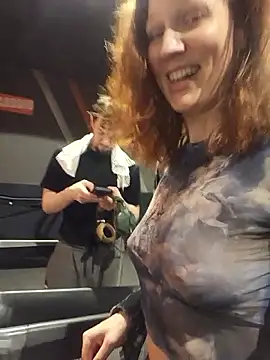 Exhibitionsplit online show from January 13, 2026, 10:03 pm