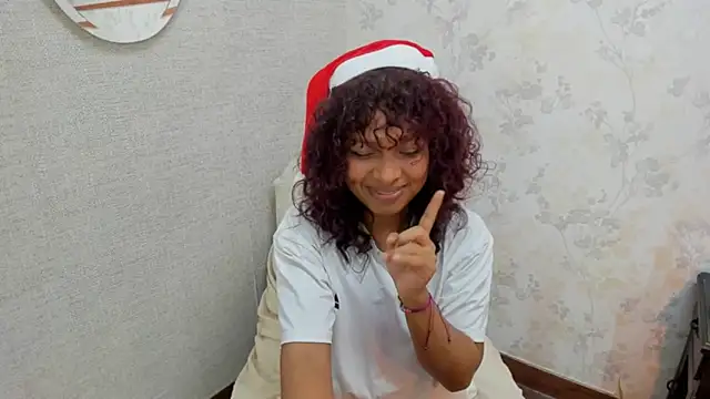 Snapshot of Naomi_Tylers chatting on December 14, 2025, 10:59 pm Naomi Tylers online show from December 14, 2025, 10:59 pm