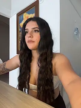 violet-333 online show from June 10, 2026, 7:04 pm