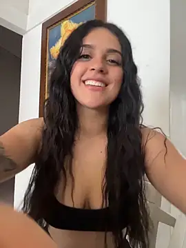 violet-333 online show from June 17, 2026, 5:23 pm