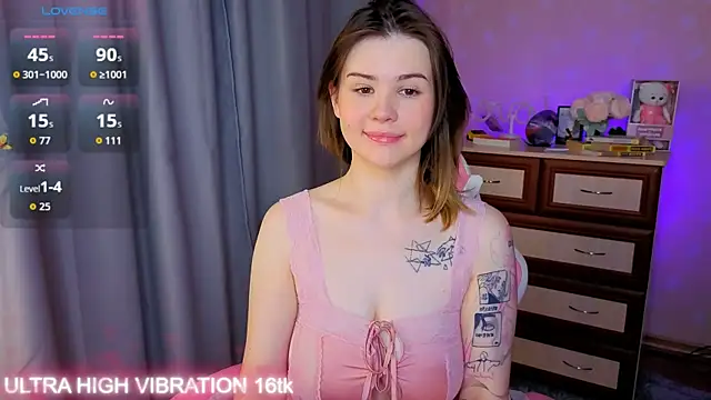 Snapshot of cutie_mili chatting on November 9, 2025, 9:02 am cutie mili online show from November 9, 2025, 9:02 am