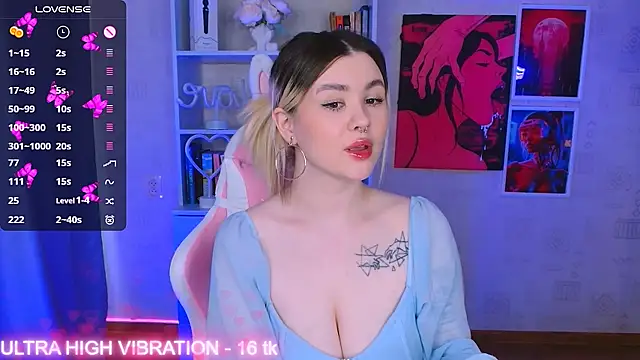 Snapshot of cutie_mili chatting on March 16, 2025, 8:32 am cutie mili online show from March 16, 2025, 8:32 am