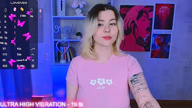 Snapshot of cutie_mili chatting on March 11, 2025, 9:45 am cutie mili online show from March 11, 2025, 9:45 am