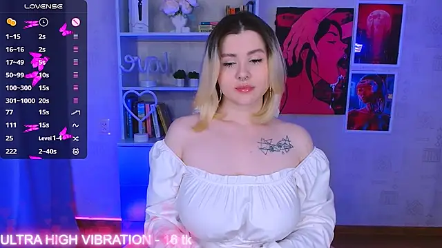 Snapshot of cutie_mili chatting on March 9, 2025, 9:35 am cutie mili online show from March 9, 2025, 9:35 am