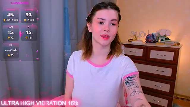 Snapshot of cutie_mili chatting on October 18, 2025, 9:22 am cutie mili online show from October 18, 2025, 9:22 am