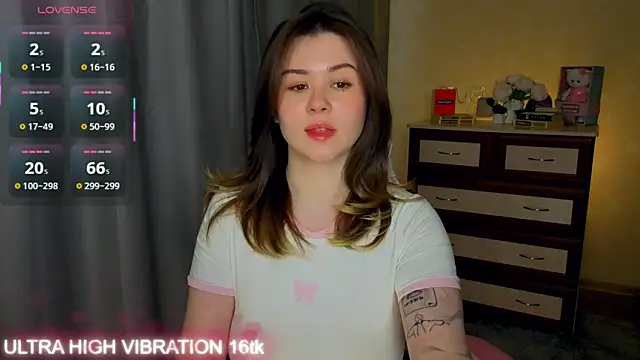 Snapshot of cutie_mili chatting on May 22, 2026, 10:35 am cutie mili online show from May 22, 2026, 10:35 am