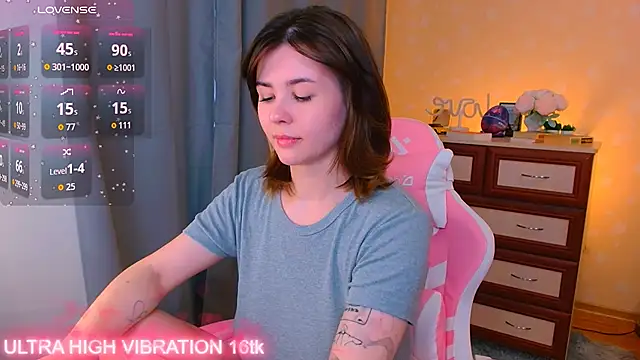 Snapshot of cutie_mili chatting on September 20, 2025, 8:08 am cutie mili online show from September 20, 2025, 8:08 am