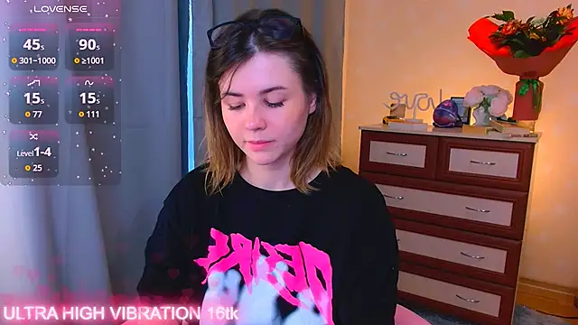 Snapshot of cutie_mili chatting on October 1, 2025, 8:52 am cutie mili online show from October 1, 2025, 8:52 am