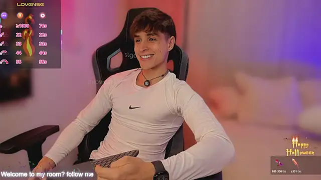 Snapshot of thomklein chatting on October 22, 2025, 7:46 pm thomklein online show from October 22, 2025, 7:46 pm