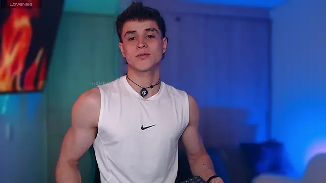 Snapshot of thomklein chatting on November 8, 2025, 7:06 pm thomklein online show from November 8, 2025, 7:06 pm