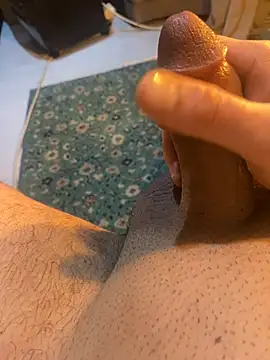 azginnn35 online show from February 22, 2026, 11:28 pm