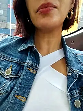 Snapshot of scarlett_moore chatting on March 19, 2025, 10:09 pm scarlett moore online show from March 19, 2025, 10:09 pm