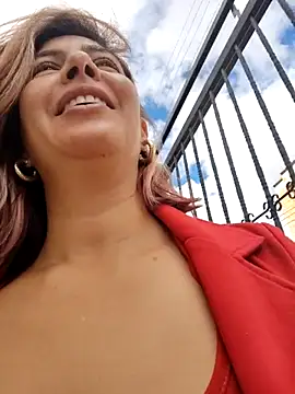 Snapshot of scarlett_moore chatting on September 24, 2025, 1:06 pm scarlett moore online show from September 24, 2025, 1:06 pm