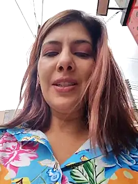 Snapshot of scarlett_moore chatting on November 19, 2025, 3:45 pm scarlett moore online show from November 19, 2025, 3:45 pm