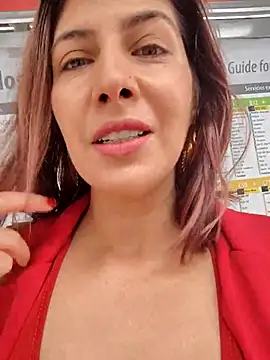 Snapshot of scarlett_moore chatting on November 28, 2025, 4:29 pm scarlett moore online show from November 28, 2025, 4:29 pm