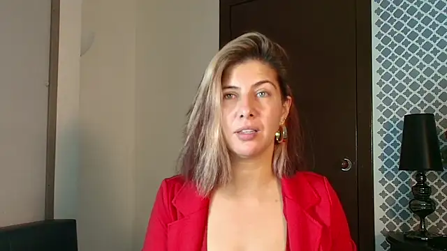 Snapshot of scarlett_moore chatting on October 2, 2025, 1:36 pm scarlett moore online show from October 2, 2025, 1:36 pm