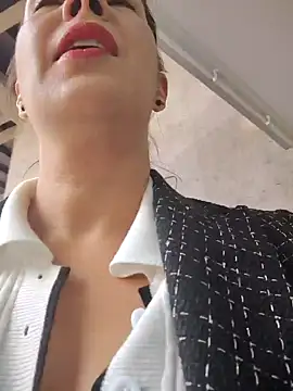 Snapshot of scarlett_moore chatting on November 21, 2025, 3:55 pm scarlett moore online show from November 21, 2025, 3:55 pm