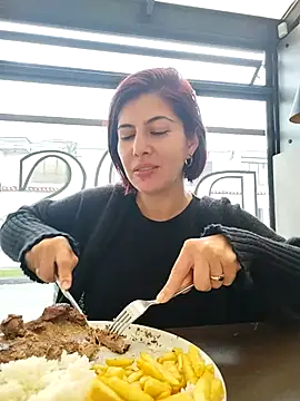 Snapshot of scarlett_moore chatting on March 21, 2025, 9:45 pm scarlett moore online show from March 21, 2025, 9:45 pm