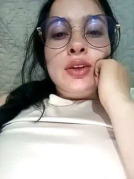EmilySwaan online show from December 18, 2024, 2:32 am