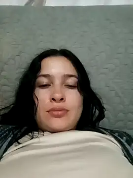 EmilySwaan online show from December 3, 2024, 2:09 am