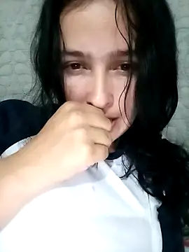 EmilySwaan online show from December 23, 2024, 2:02 am