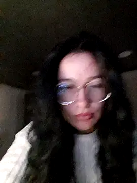 EmilySwaan online show from March 8, 2025, 5:28 am