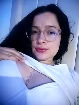 EmilySwaan online show from March 23, 2025, 3:54 am