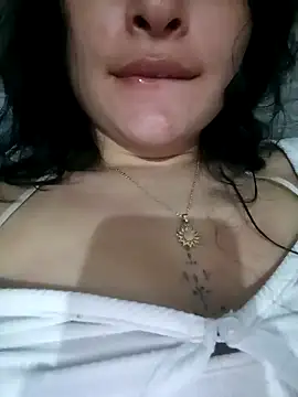 EmilySwaan online show from December 22, 2024, 2:06 am