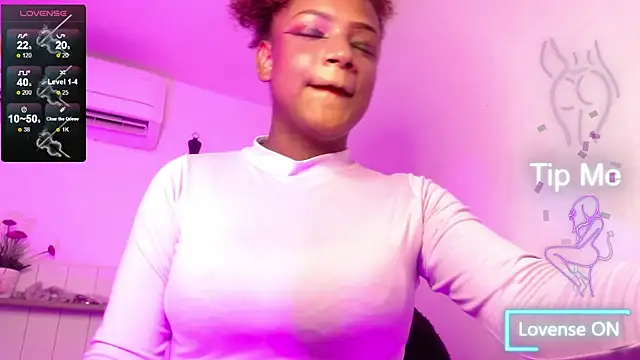 Snapshot of NikitaKiss chatting on October 26, 2025, 1:33 pm NikitaKiss online show from October 26, 2025, 1:33 pm