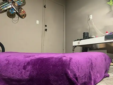 Snapshot of Intokink06 chatting on November 18, 2025, 4:27 am Intokink06 online show from November 18, 2025, 4:27 am