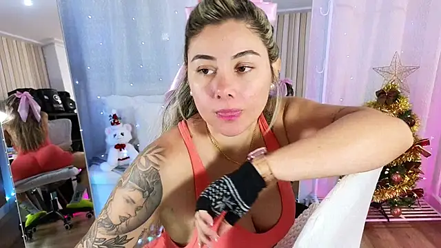 Snapshot of Tawny_cox chatting on December 2, 2025, 9:55 am Tawny cox online show from December 2, 2025, 9:55 am