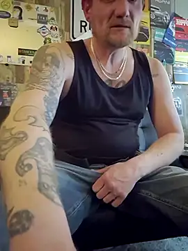Snapshot of Landsaw chatting on February 9, 2026, 3:54 pm Landsaw online show from February 9, 2026, 3:54 pm