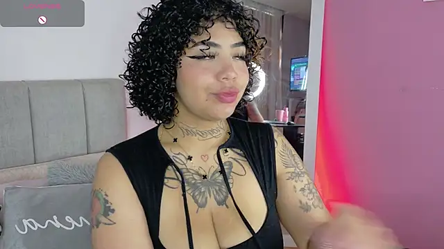 Snapshot of foxxy-lov3 chatting on November 18, 2025, 12:52 pm foxxy-lov3 online show from November 18, 2025, 12:52 pm