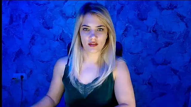 Snapshot of nika_gold1 chatting on November 14, 2025, 4:43 pm nika gold1 online show from November 14, 2025, 4:43 pm