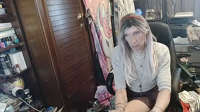 Ombeline1 online show from April 14, 2026, 12:43 pm