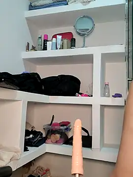 Snapshot of Lia_Hurley chatting on September 23, 2025, 3:30 pm Lia Hurley online show from September 23, 2025, 3:30 pm