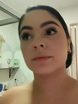 Snapshot of Lia_Hurley chatting on September 16, 2025, 2:07 pm Lia Hurley online show from September 16, 2025, 2:07 pm