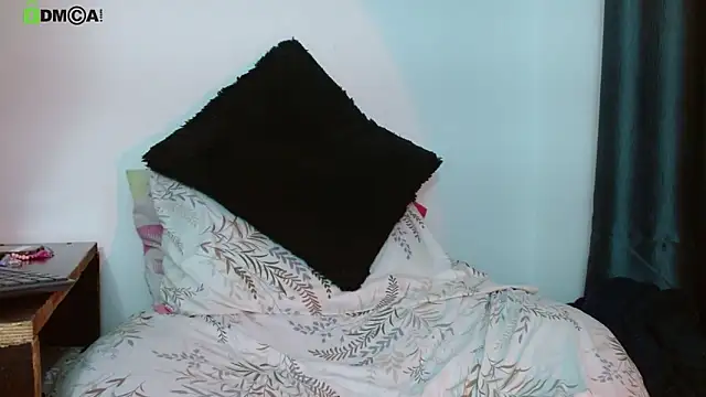 Snapshot of Hot_Candy_ chatting on November 3, 2025, 12:16 am Hot Candy online show from November 3, 2025, 12:16 am