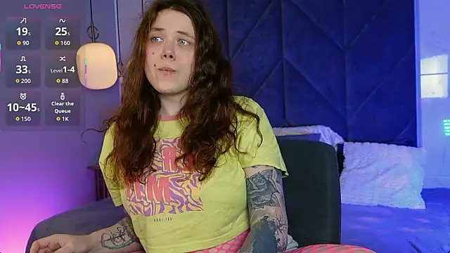 SophiePure online show from February 9, 2026, 8:18 pm