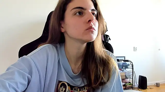 emmamurrr online show from September 27, 2025, 10:43 am