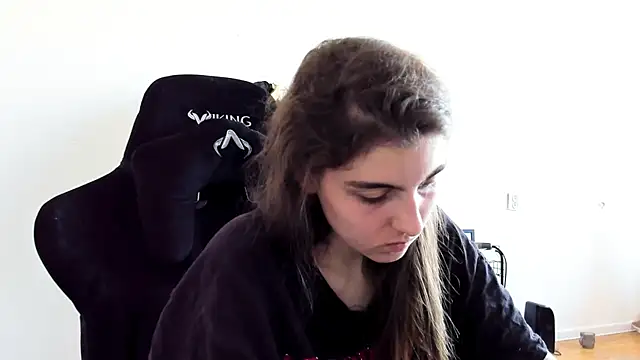 emmamurrr online show from September 11, 2025, 10:04 am