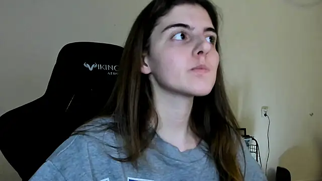 emmamurrr online show from December 21, 2025, 8:53 pm