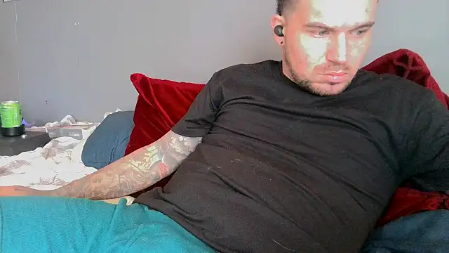 Snapshot of bigcocktat2dude603 chatting on December 31, 2024, 2:58 pm bigcocktat2dude603 online show from December 31, 2024, 2:58 pm