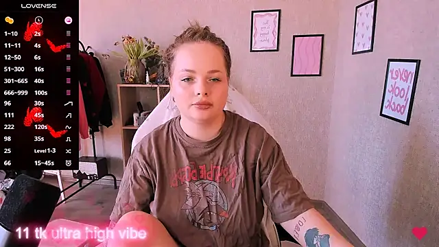 Snapshot of flower_sarah_ chatting on March 18, 2025, 11:55 am flower sarah online show from March 18, 2025, 11:55 am