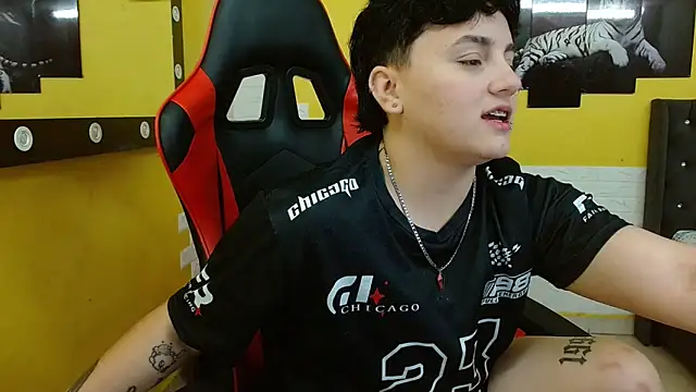 Snapshot of isabeautyx19 chatting on November 13, 2025, 2:59 am isabeautyx19 online show from November 13, 2025, 2:59 am