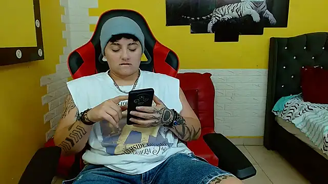 Snapshot of isabeautyx19 chatting on October 26, 2025, 3:18 am isabeautyx19 online show from October 26, 2025, 3:18 am