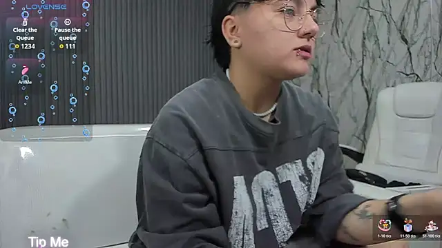 Snapshot of isabeautyx19 chatting on December 15, 2025, 7:03 am isabeautyx19 online show from December 15, 2025, 7:03 am