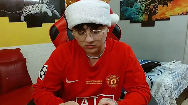 Snapshot of isabeautyx19 chatting on December 14, 2025, 1:56 am isabeautyx19 online show from December 14, 2025, 1:56 am