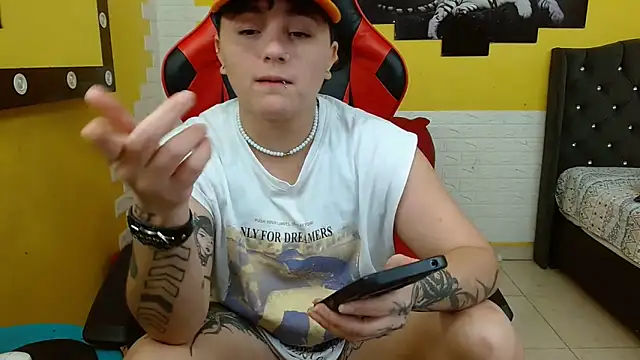 Snapshot of isabeautyx19 chatting on November 22, 2025, 3:38 am isabeautyx19 online show from November 22, 2025, 3:38 am