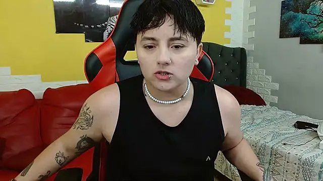 Snapshot of isabeautyx19 chatting on November 24, 2025, 2:11 am isabeautyx19 online show from November 24, 2025, 2:11 am